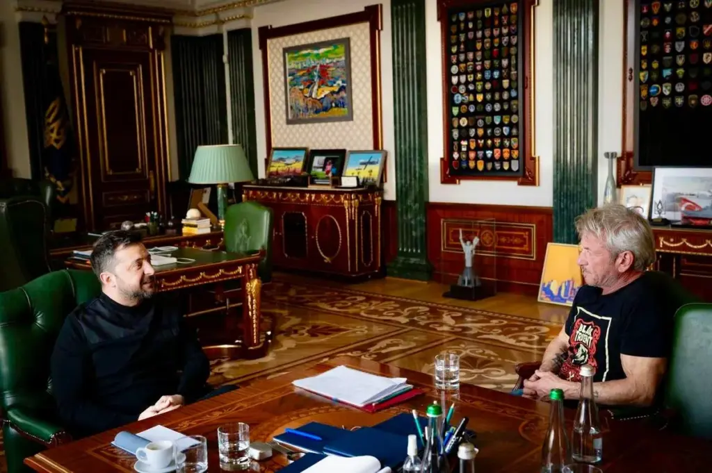 sean penn — HR news