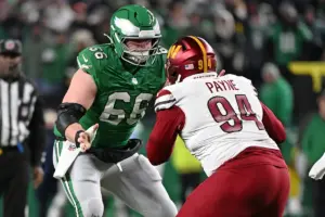 Landon Dickerson headed to IR, admits he ‘was a complete liability’ in Week 1 - Bleeding Green Nation